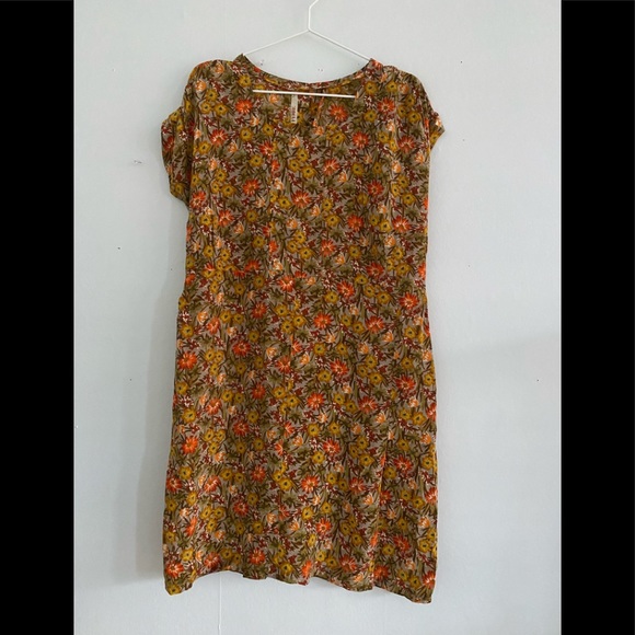 Silk designer dress - Picture 1 of 4